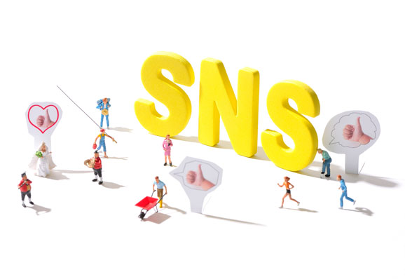 SNSマーケティングを活用するメリット・成果を上げるステップを解説